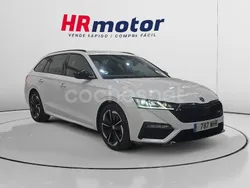 Blanco Usado 2023 Skoda Octavia RS Familiar | 30.990 € (Caro)