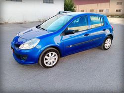 Azul Usado 2009 Renault Clio II Authentique Utilitario | 5100 € (Un poco caro)