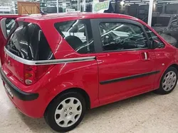 Rojo Usado 2009 Peugeot 1007 Utilitario | 3300 €