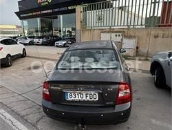 Gris / plata Usado 2006 Kia Cerato EX Berlina | 700 €