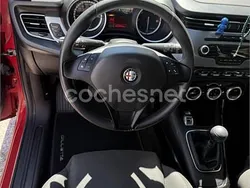 Rojo Usado 2013 Alfa Romeo Giulietta Veloce Utilitario | 5000 €