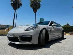 Gris / plata Usado 2021 Porsche Panamera 4S Berlina | 81.900 €