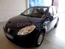Azul Usado 2010 Dacia Sandero Lauréate Utilitario | 2590 € (Buen precio)
