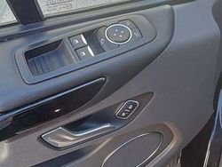 Negro Usado 2023 Ford Tourneo Custom Active Van | 45.900 €