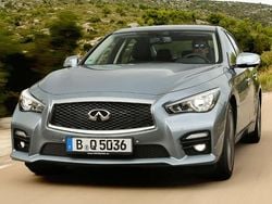 Marrón Usado 2015 Infiniti Q50 Premium Berlina | 12.490 € (Buen precio)