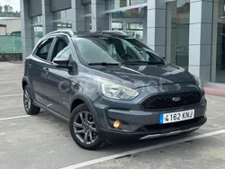 Gris / plata Usado 2018 Ford Ka Plus Ultimate Utilitario | 7800 €