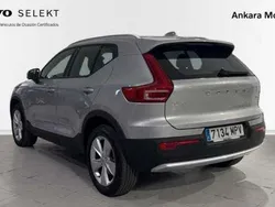 Plateado Usado 2024 Volvo XC40 Core SUV | 34.200 € (Buen precio)