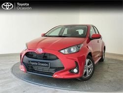 Rojo Usado 2024 Toyota Yaris Hybrid Active Monovolumen | 21.600 € (Precio justo)