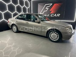 Gris / plata Usado 2004 Mercedes E270 Avantgarde Berlina | 4980 € (Precio justo)