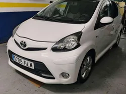 Blanco Usado 2012 Toyota Aygo Live Utilitario | 6500 € (Precio justo)