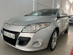 Gris / plata Usado 2009 Renault Mégane III Dynamique Berlina | 6490 € (Caro)