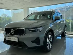 Gris Nuevo 2024 Volvo XC40 Core SUV | 35.900 € (Precio justo)