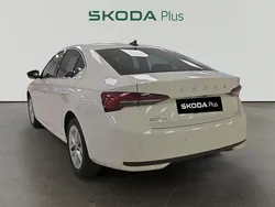 Blanco Nuevo 2025 Skoda Octavia | 36.990 € (Un poco caro)