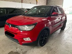 Rojo Usado 2017 Ssangyong Tivoli Limited SUV | 12.800 € (Un poco caro)