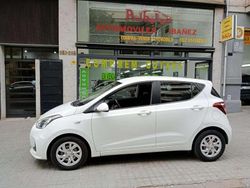 Blanco Usado 2017 Hyundai i10 Utilitario | 9990 € (Un poco caro)