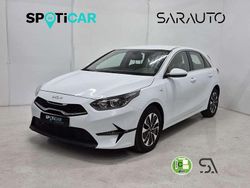 Blanco Usado 2024 Kia Ceed Utilitario | 18.300 € (Precio justo)