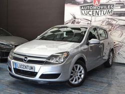 Gris / plata Usado 2004 Opel Astra Edition Berlina | 4500 € (Un poco caro)