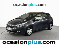 Gris oscuro Usado 2015 Kia Ceed GT Utilitario | 8990 € (Precio justo)