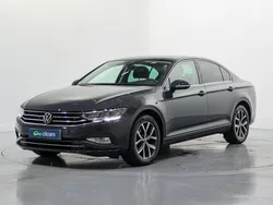Gris Usado 2020 VW Passat Executive Berlina | 19.990 € (Precio justo)