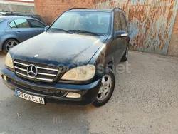 Negro Usado 2003 Mercedes ML270 SUV | 1500 € (Super precio)