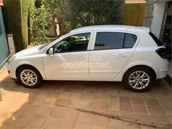 Blanco Usado 2009 Opel Astra Edition Berlina | 4000 € (Precio justo)