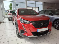 Rojo Usado 2023 Peugeot 2008 Allure SUV | 24.500 € (Caro)