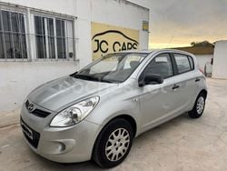Gris / plata Usado 2011 Hyundai i20 Classic Berlina | 2500 € (Buen precio)