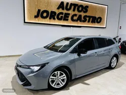 Gris Usado 2020 Toyota Corolla Active Familiar | 17.000 €