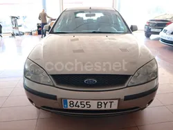Marrón Usado 2003 Ford Mondeo Trend Berlina | 2100 € (Precio justo)