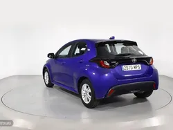 Azul Usado 2024 Toyota Yaris Edition Berlina | 18.900 € (Precio justo)