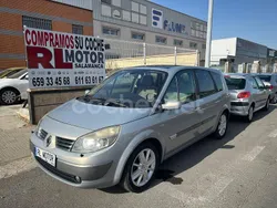 Gris / plata Usado 2004 Renault Grand Scénic II Privilege Monovolumen | 3900 € (Precio justo)