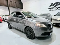 Gris / plata Usado 2014 Lancia Ypsilon Gold Utilitario | 5999 € (Precio justo)