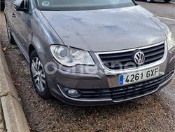 Gris / plata Usado 2010 VW Touran Advance Monovolumen | 7500 € (Un poco caro)