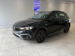 Negro Nuevo 2025 Fiat Tipo Cross Berlina | 20.500 € (Un poco caro)