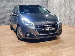 Gris Usado 2018 Peugeot 208 Style Utilitario | 9400 € (Buen precio)