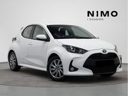 Blanco Usado 2024 Toyota Yaris Hybrid Active Berlina | 22.500 € (Precio justo)