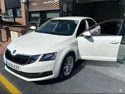 Blanco Usado 2019 Skoda Octavia Ambition Berlina | 10.995 € (Precio justo)