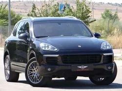 Negro Usado 2016 Porsche Cayenne S E-Hybrid SUV | 27.990 €