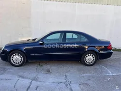 Azul Usado 2004 Mercedes E270 Elegance Berlina | 12.000 €