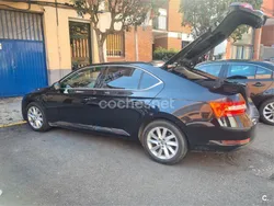 Negro Usado 2019 Skoda Superb Ambition Berlina | 17.500 € (Precio justo)
