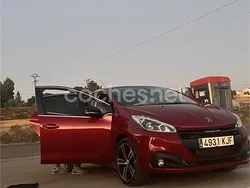 Rojo Usado 2018 Peugeot 208 GT-line Utilitario | 9000 € (Precio justo)