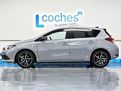 Gris Usado 2018 Toyota Auris Hybrid Edition Utilitario | 17.990 € (Un poco caro)