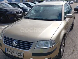 Beige Usado 2002 VW Passat Comfortline Berlina | 2400 € (Precio justo)