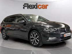 Gris Usado 2021 VW Passat Executive Familiar | 19.490 € (Precio justo)