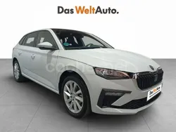 Blanco Usado 2024 Skoda Scala Utilitario | 22.390 € (Un poco caro)