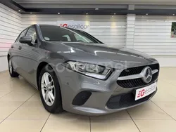 Gris / plata Usado 2019 Mercedes A180 Berlina | 19.495 € (Buen precio)