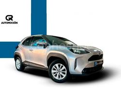 Gris / plata Usado 2023 Toyota Yaris Berlina | 19.990 € (Un poco caro)
