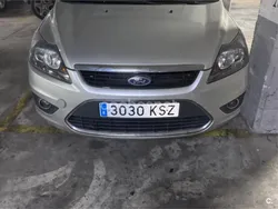 Gris / plata Usado 2015 Ford Focus Titanium Berlina | 3350 €