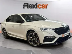 Blanco Usado 2022 Skoda Octavia RS Berlina | 29.990 € (Precio justo)