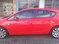 Rojo Usado 2010 Opel Astra Enjoy Berlina | 6990 € (Caro)